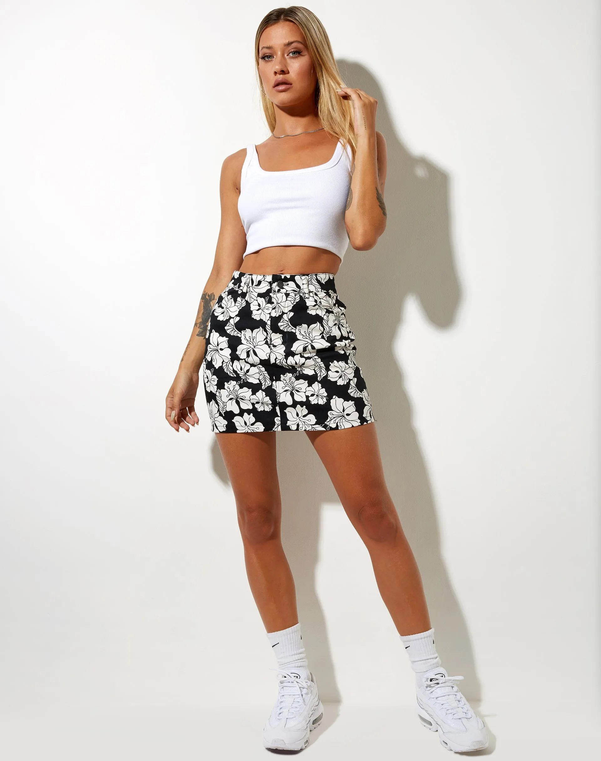 Mini Broomy Skirt in Vacation Black and White