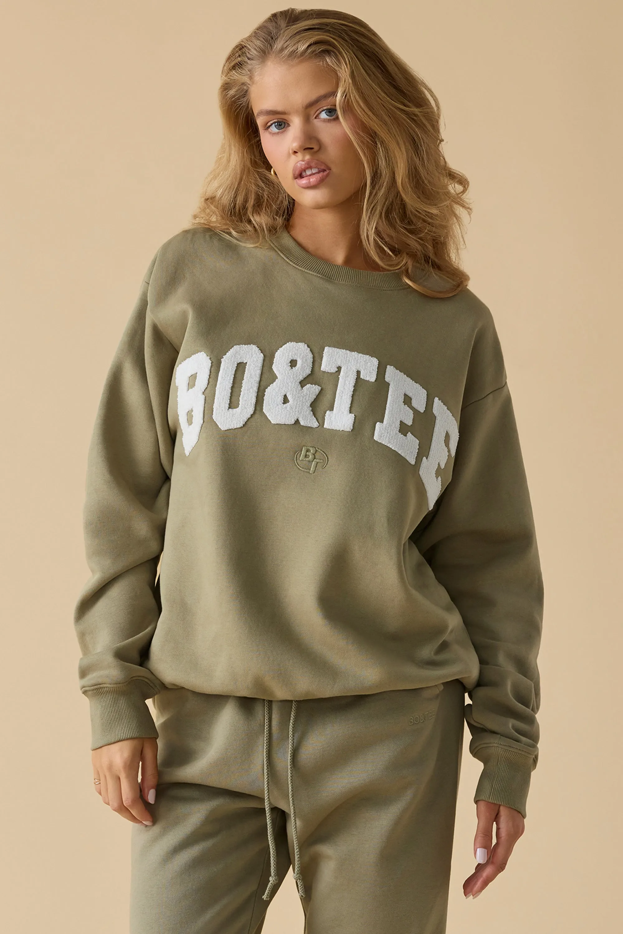 Oversized Crew Neck Sweatshirt in Soft Olive