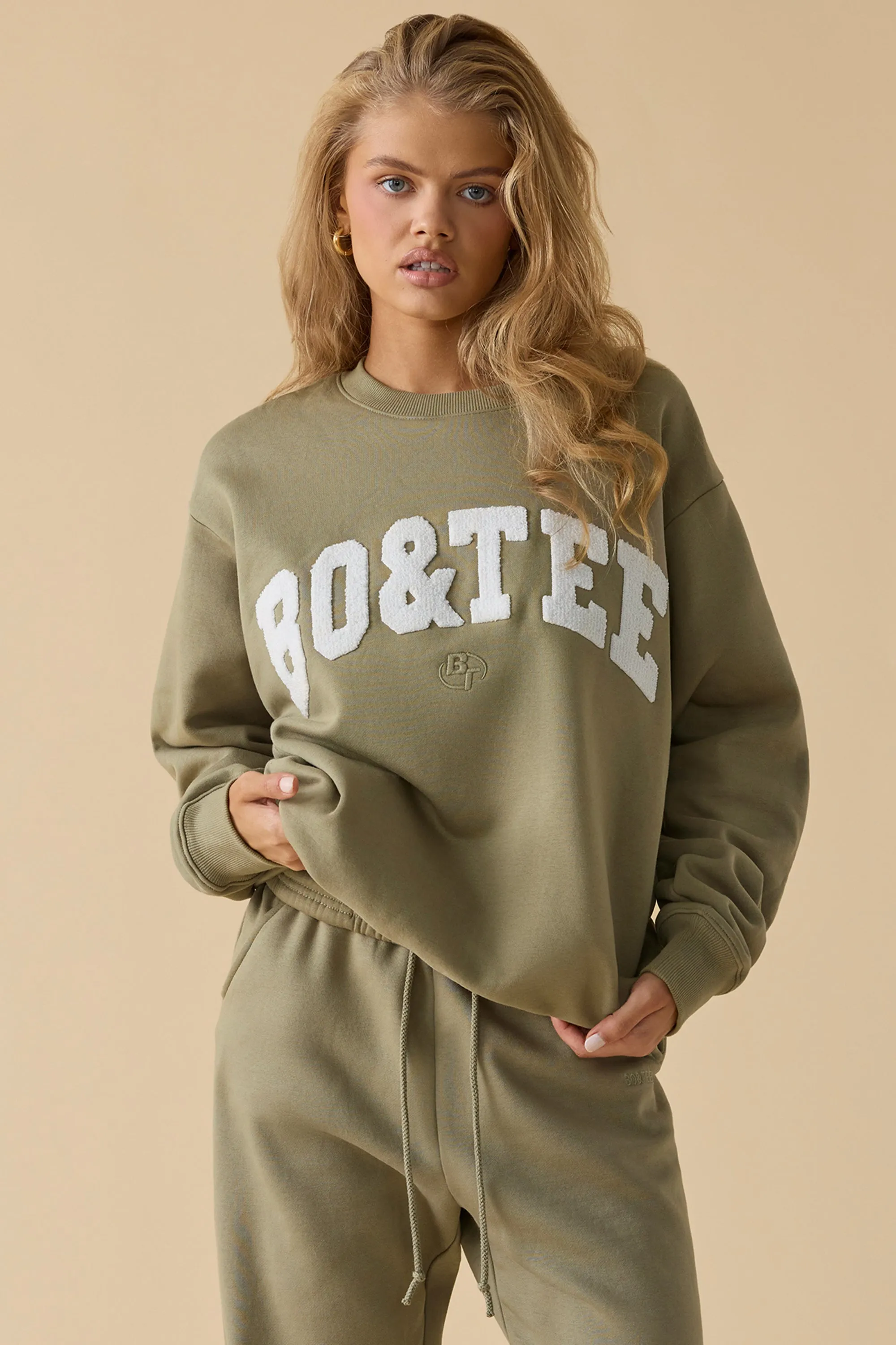 Oversized Crew Neck Sweatshirt in Soft Olive